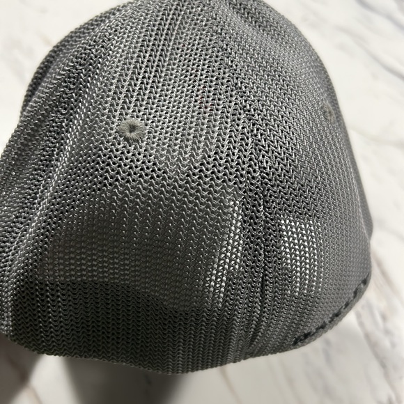 Oakley Indy Hologram Patch Trucker Stretch-Fitted Hat - Picture 4 of 7